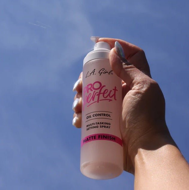 Glamour Us_L.A. Girl_Makeup_PRO Perfect Long - Wear Setting Spray Oil Control__GFS200 The best affordable Latina and Mexican makeup, beauty and cosmetics supply store in Chula Vista, San Diego