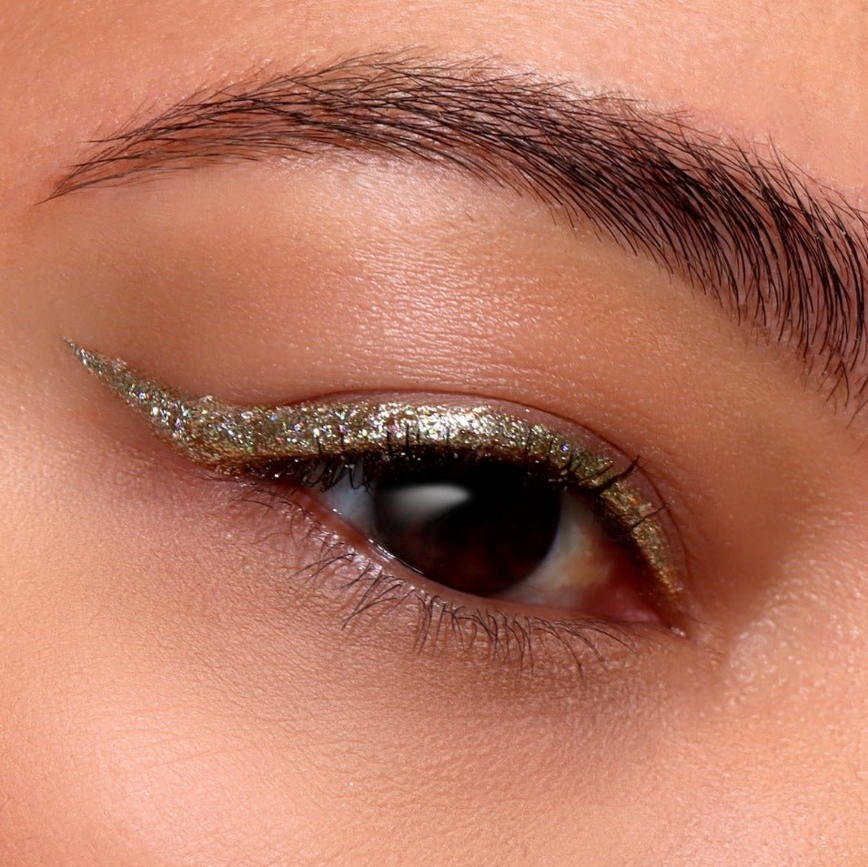 Glamour Us_Moira_Makeup_Glitter Liquid Eyeliner_Silver Charm_GGL008 The best affordable Latina and Mexican makeup, beauty and cosmetics supply store in Chula Vista, San Diego