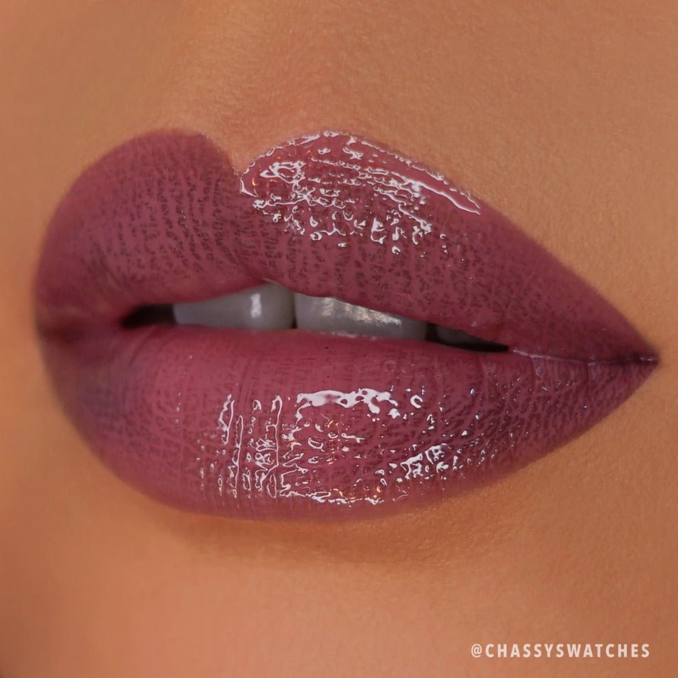 Glamour Us_Moira_Makeup_Glow Getter Hydrating Lip Oil_Sky Blue_GLO001 Latina makeup, beauty and skincare supply store Mexican makeup products