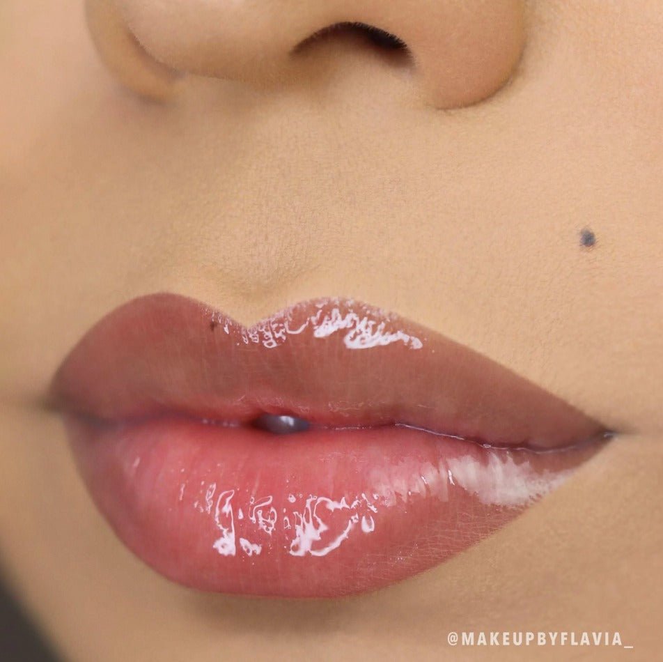 Glamour Us_Moira_Makeup_Luminizer Lip Gloss_A Must_LLG001 The best affordable Latina and Mexican makeup, beauty and cosmetics supply store in Chula Vista, San Diego