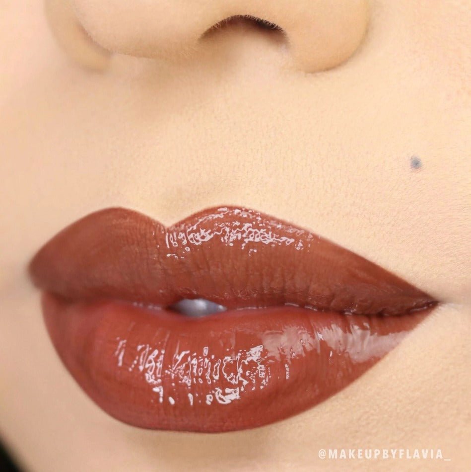 Glamour Us_Moira_Makeup_Luminizer Lip Gloss_Flashy_LLG010 The best affordable Latina and Mexican makeup, beauty and cosmetics supply store in Chula Vista, San Diego