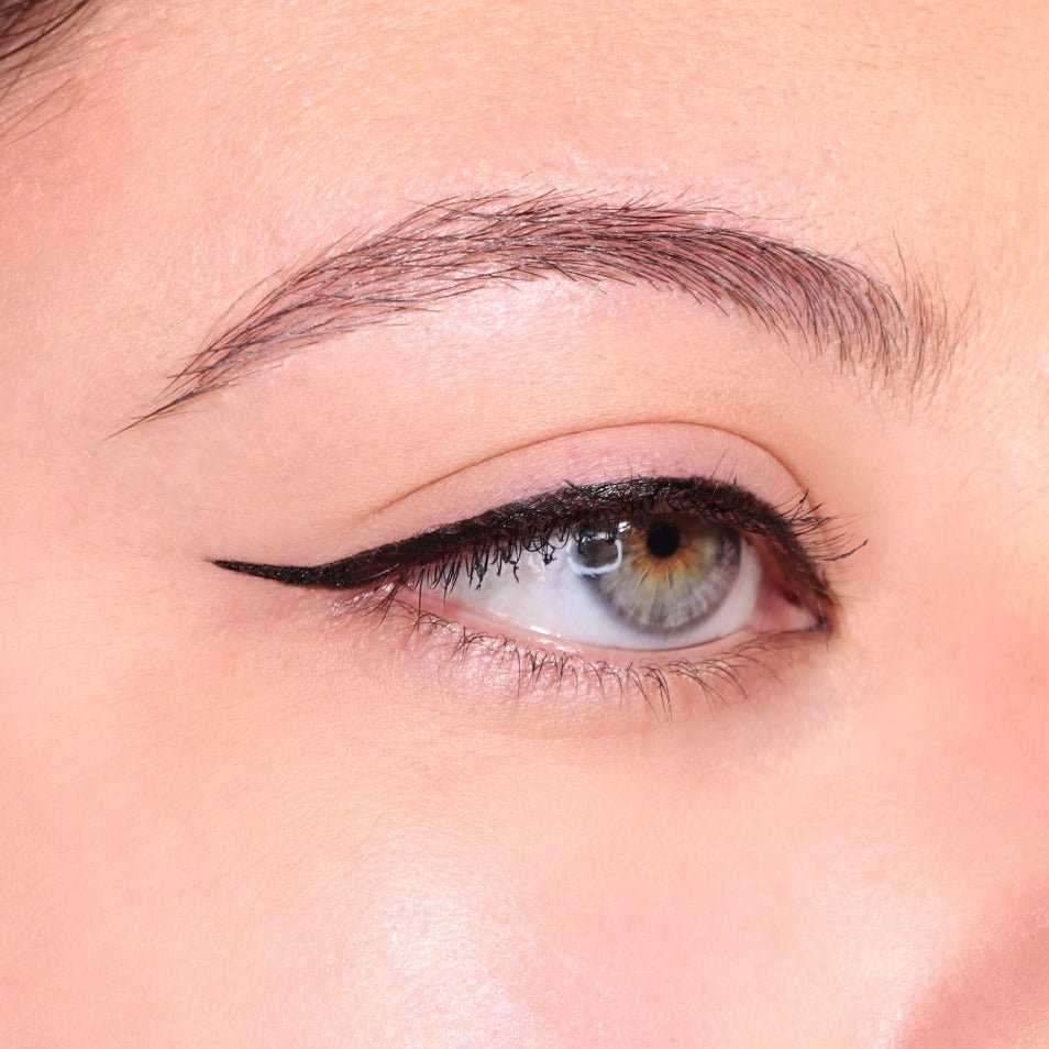 Glamour Us_Moira_Makeup_Micro Tip Liquid Eyeliner__MTL001 The best affordable Latina and Mexican makeup, beauty and cosmetics supply store in Chula Vista, San Diego