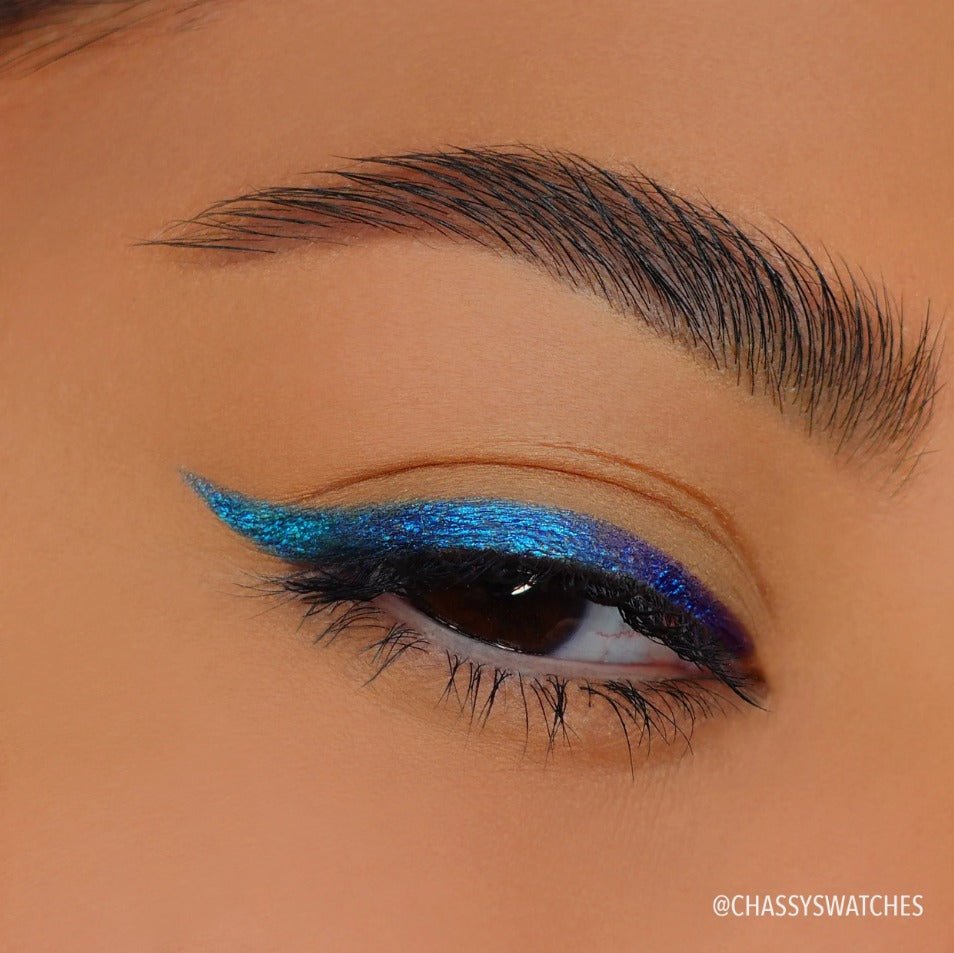 Glamour Us_Moira_Makeup_Supernova Multichrome Gel Liner_Buzz_SMGL009 The best affordable Latina and Mexican makeup, beauty and cosmetics supply store in Chula Vista, San Diego