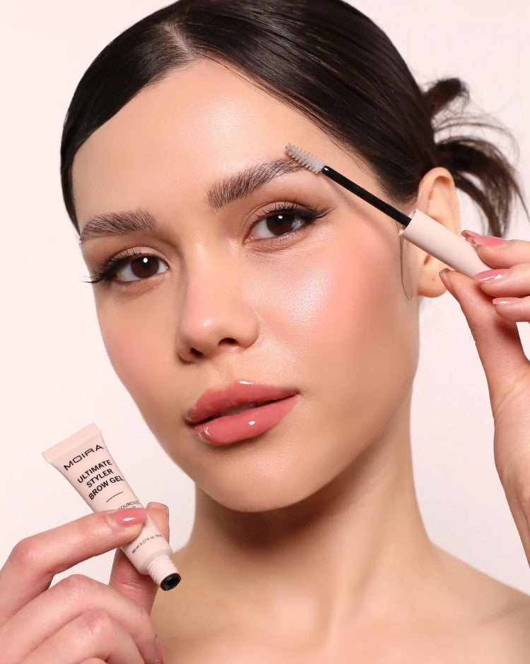Glamour Us_Moira_Makeup_The Ultimate Brow Styler Gel_Clear_BWG001 The best affordable Latina and Mexican makeup, beauty and cosmetics supply store in Chula Vista, San Diego