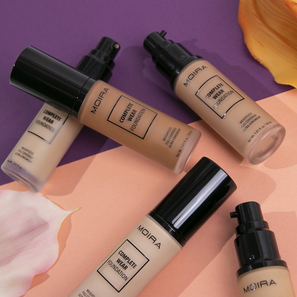 Glamour Us_Moira_Makeup_Complete Wear Foundation_Light Ivory_CWF100