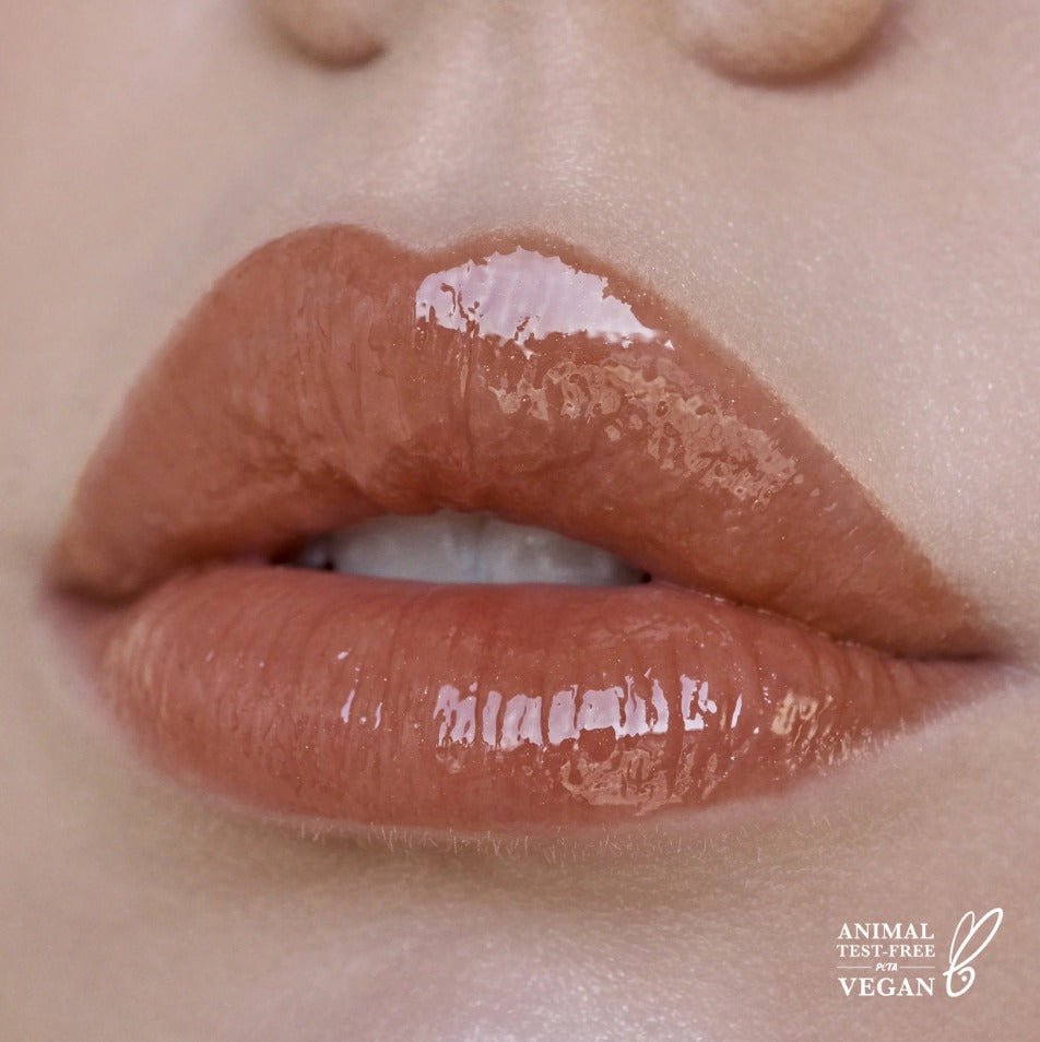 Glamour Us_Moira_Makeup_Glow Getter Hydrating Lip Oil_Let&