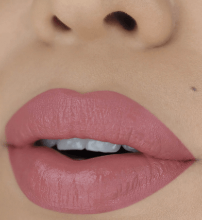 Glamour Us_Moira_Makeup_Matte Liquid Lipstick_Mode_MLL022