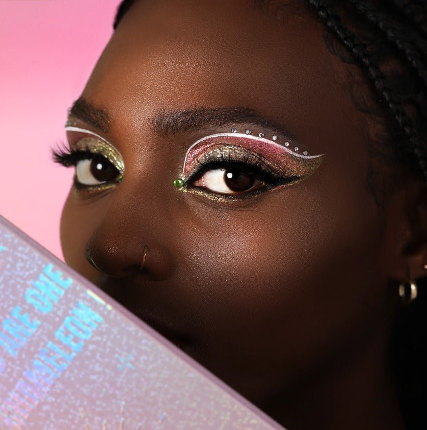 Glamour Us_Moira_Makeup_Space Chameleon Multichrome Shadow_Estella_SCS001 The best affordable Latina and Mexican makeup, beauty and cosmetics supply store in Chula Vista, San Diego
