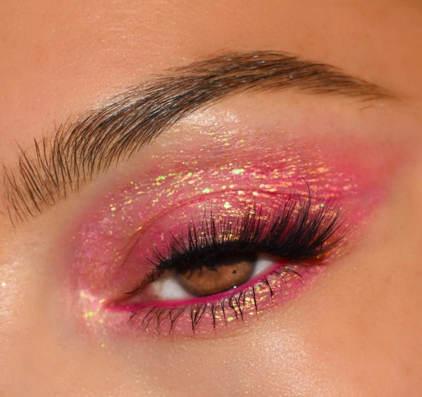Glamour Us_Moira_Makeup_Space Chameleon Multichrome Shadow_Prima Donna_SCS002 The best affordable Latina and Mexican makeup, beauty and cosmetics supply store in Chula Vista, San Diego