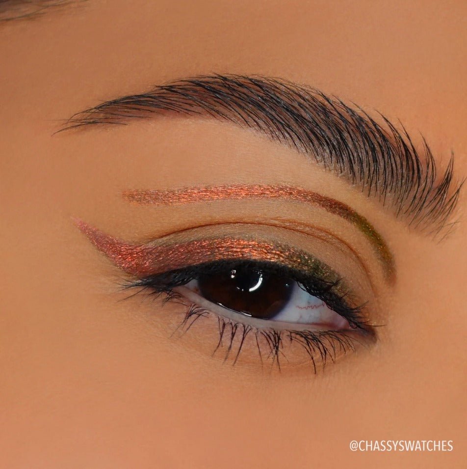 Glamour Us_Moira_Makeup_Supernova Multichrome Gel Liner_Flare_SMGL005